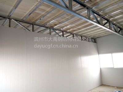 臨沂集裝箱活動房與彩鋼板活動房 靈活建造與現(xiàn)場制作全解析